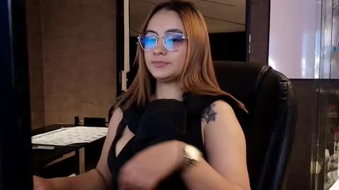 Emily online show from October 8, 10:57 am