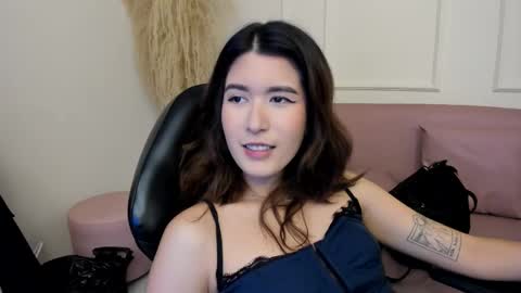    online show from October 3, 12:13 pm