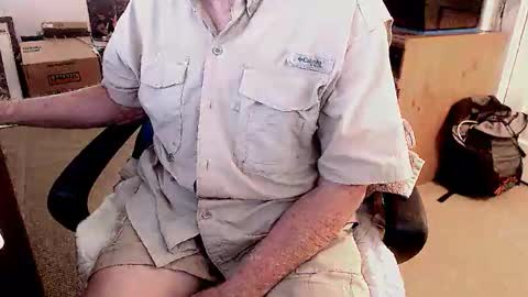 Snapshot of emil_karpo chatting on October 15, 3:45 pm Terrance1st online show from October 15, 3:45 pm