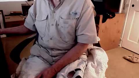 Snapshot of emil_karpo chatting on October 21, 2:51 pm Terrance1st online show from October 21, 2:51 pm