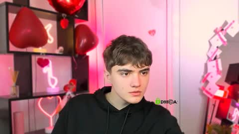 Snapshot of emil_lucky chatting on February 12, 12:22 pm emil_lucky online show from February 12, 12:22 pm