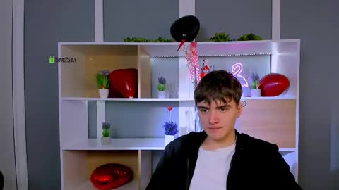 Snapshot of emil_lucky chatting on February 14, 11:07 am emil_lucky online show from February 14, 11:07 am