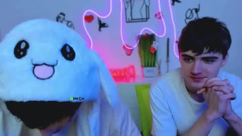 Snapshot of emil_lucky chatting on February 21, 7:37 pm emil_lucky online show from February 21, 7:37 pm