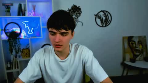 Snapshot of emil_lucky chatting on February 24, 12:36 pm emil_lucky online show from February 24, 12:36 pm