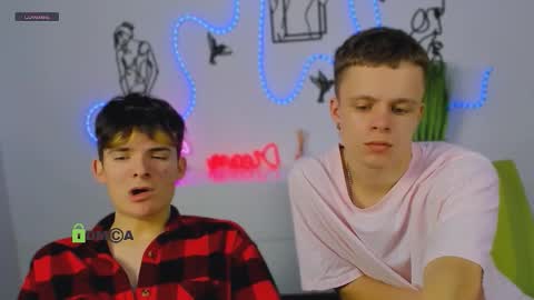 Snapshot of emil_lucky chatting on February 27, 10:43 pm emil_lucky online show from February 27, 10:43 pm