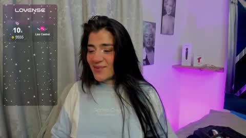 Snapshot of emilayton_ chatting on January 20, 3:48 am emilayton_ online show from January 20, 3:48 am
