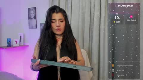 Snapshot of emilayton_ chatting on January 24, 9:49 am emilayton_ online show from January 24, 9:49 am