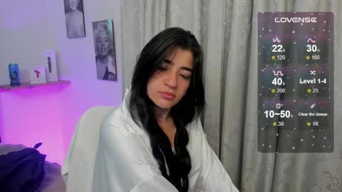 Snapshot of emilayton_ chatting on January 25, 4:34 am emilayton_ online show from January 25, 4:34 am