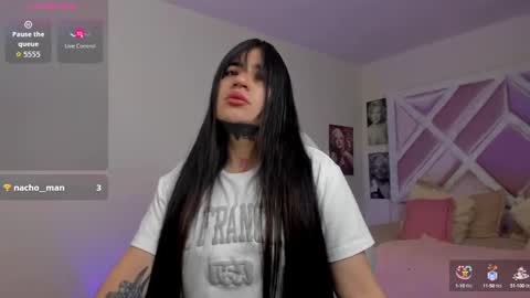 Snapshot of emilayton_ chatting on September 16, 7:37 pm emilayton_ online show from September 16, 7:37 pm