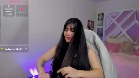Snapshot of emilayton_ chatting on September 20, 8:32 pm emilayton_ online show from September 20, 8:32 pm