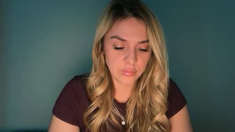 emilelovesyou online show from January 18, 4:05 am