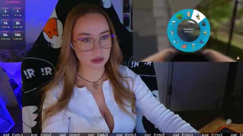 Emili online show from December 17, 4:13 pm