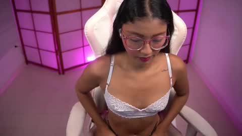 Emili online show from November 6, 3:13 pm