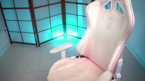 Emili online show from November 9, 2:15 pm