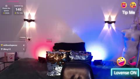 Emili roux online show from November 22, 3:00 pm