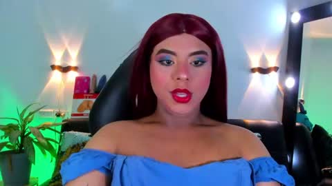 Snapshot of emili_roux chatting on July 18, 11:25 am Emili roux online show from July 18, 11:25 am