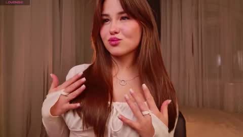 emilia_dream online show from November 6, 4:30 pm