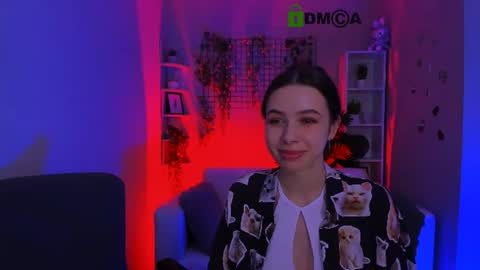 Snapshot of emilia_fly chatting on July 17, 11:06 am Emi online show from July 17, 11:06 am