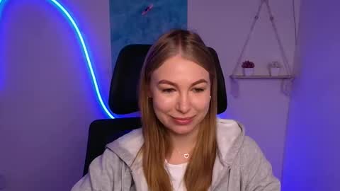 Emilia online show from October 17, 5:43 am