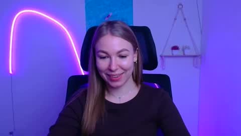 Emilia online show from December 20, 6:42 am