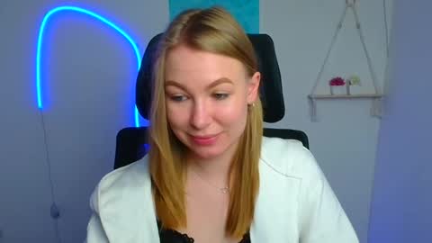 Emilia online show from April 11, 7:45 am