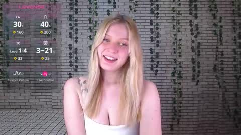 Snapshot of emiliaduchess chatting on October 11, 11:42 am Amili online show from October 11, 11:42 am