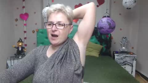 EmiliaGree online show from November 10, 6:07 pm