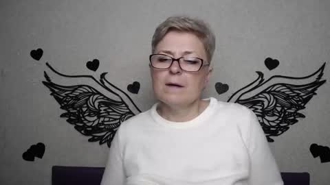 EmiliaGree online show from March 21, 6:33 pm