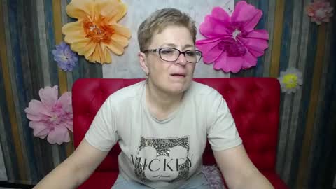 EmiliaGree online show from May 24, 5:07 pm