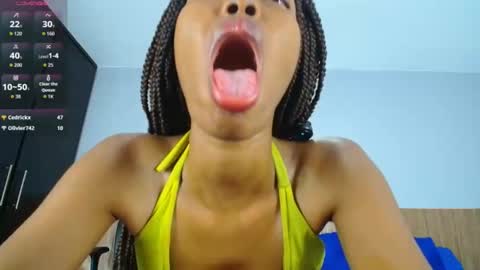 emilibonnie online show from April 6, 11:16 pm