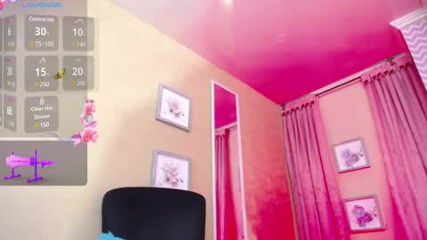 Snapshot of emilie_james chatting on December 15, 4:15 pm Emilie James online show from December 15, 4:15 pm