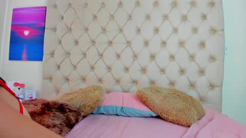 emilieandblake online show from January 5, 2:52 pm