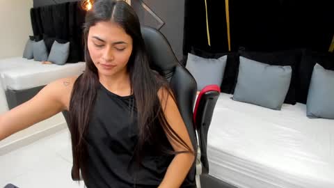 Emillie online show from December 10, 8:38 pm