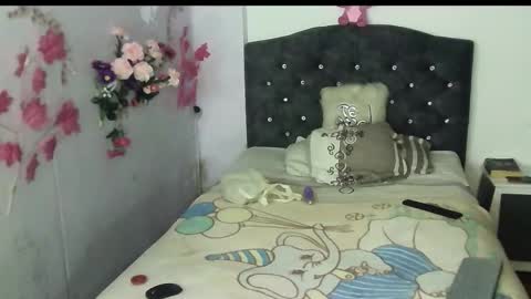 Snapshot of emiliejoy chatting on March 18, 3:42 am emiliejoy online show from March 18, 3:42 am