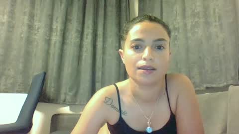 Snapshot of emilly_daniel chatting on June 17, 11:38 pm Emilly and Daniel online show from June 17, 11:38 pm