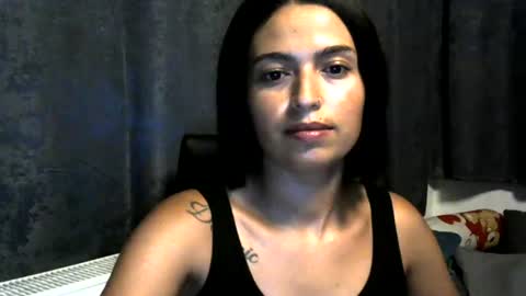 Snapshot of emilly_daniel chatting on August 3, 8:01 pm Emilly and Daniel online show from August 3, 8:01 pm