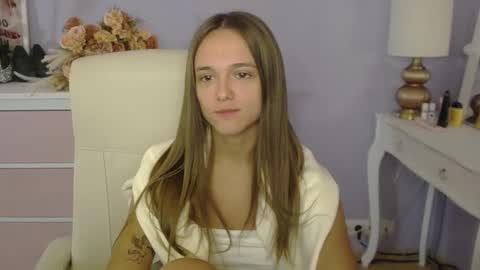 Emilly online show from November 16, 2:44 pm