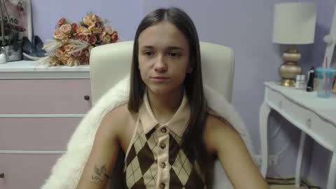 Emilly online show from November 19, 7:41 am