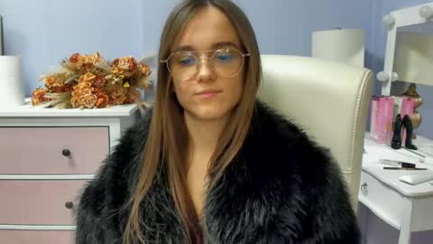 Emilly online show from April 11, 7:45 am