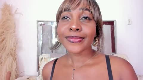 Emilly Roa online show from December 2, 9:54 pm