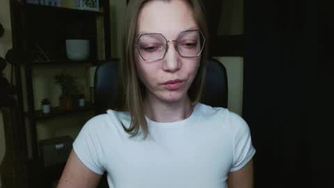 Emilly online show from February 13, 6:20 am