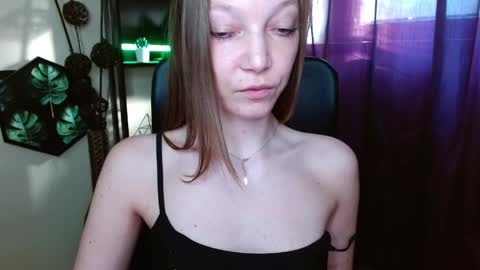 Emilly online show from April 9, 6:19 am