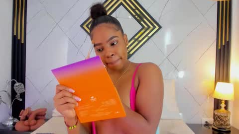 Snapshot of emillydiaz chatting on November 8, 12:27 pm Emilly online show from November 8, 12:27 pm