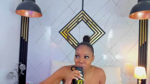 Snapshot of emillydiaz chatting on November 19, 12:05 pm Emilly online show from November 19, 12:05 pm