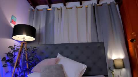 Emilly Kiss online show from October 6, 1:08 pm