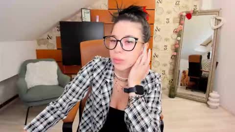 EmillyTaylor online show from September 15, 2:44 am