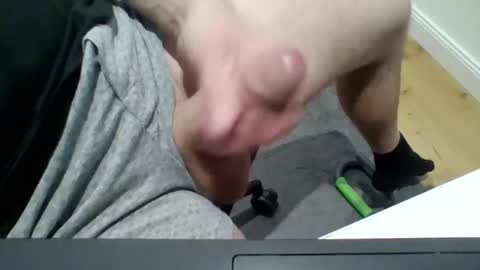 Snapshot of emilmirror chatting on March 31, 8:26 am emilmirror online show from March 31, 8:26 am