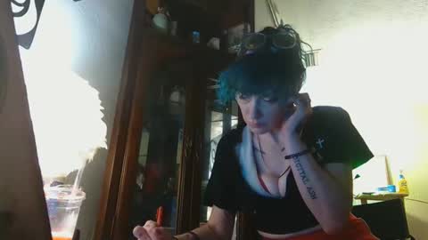 Emily Love online show from December 16, 10:48 pm