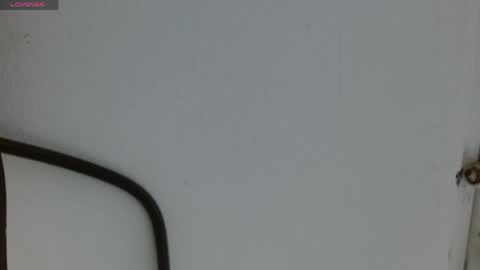 Snapshot of emily308876 chatting on May 19, 12:33 pm emily308876 online show from May 19, 12:33 pm