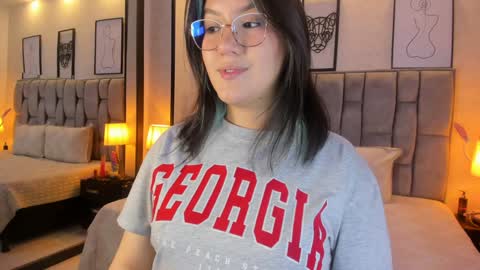 Emily online show from December 4, 3:15 am